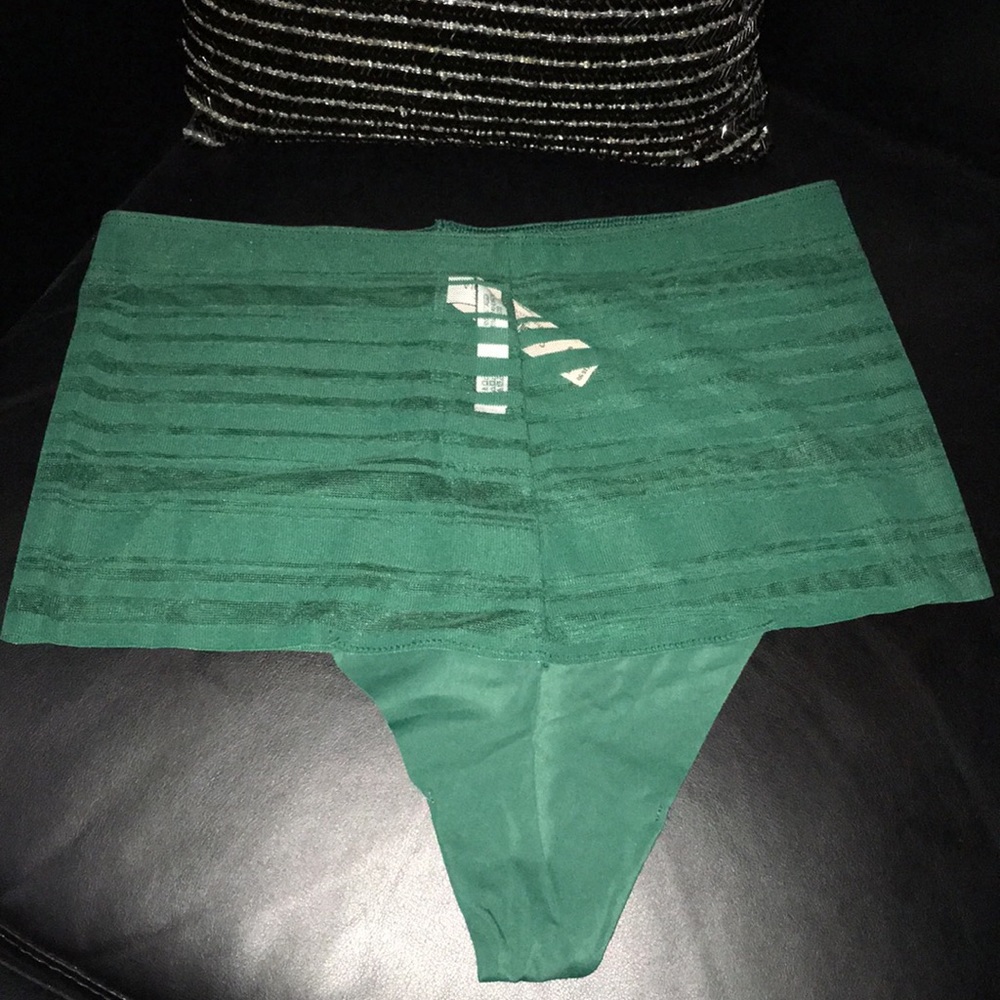 VICTORIA SECRET THONG HIGH WAISTED PANTY Size L